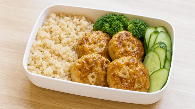 鶏むね肉のカレー黒酢れんこんつくね弁当の完成イメージ