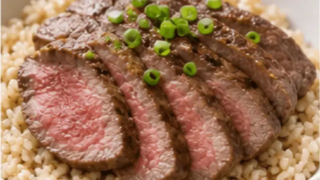 牛赤身肉のシンプル丼の完成イメージ